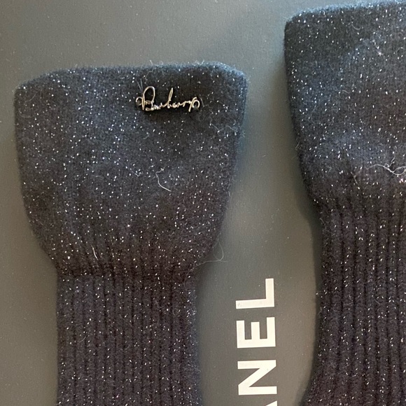 Authentic Burberry wool gloves - Picture 5 of 5
